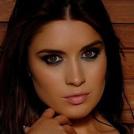 Kelly Andrews star beautiful pictures