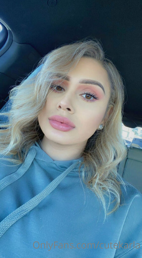 cutekarla erotic model img