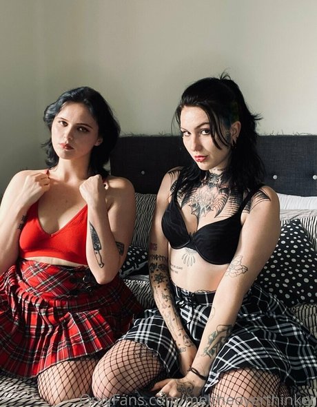 meltheoverthinker sexy model img