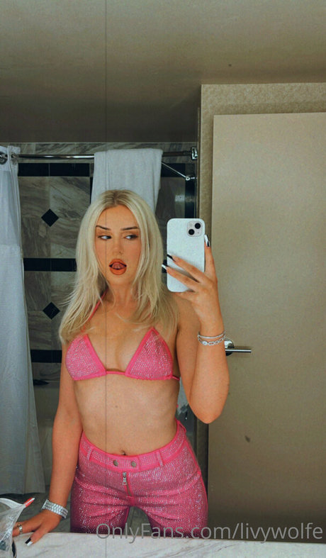 livywolfe perfect model image