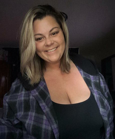 plussize andfine Profile pic