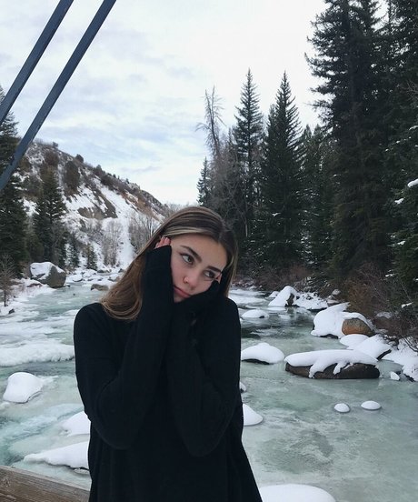 Emiliee Russo porn actress archive