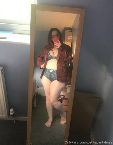 petitepantyhose hot model photos