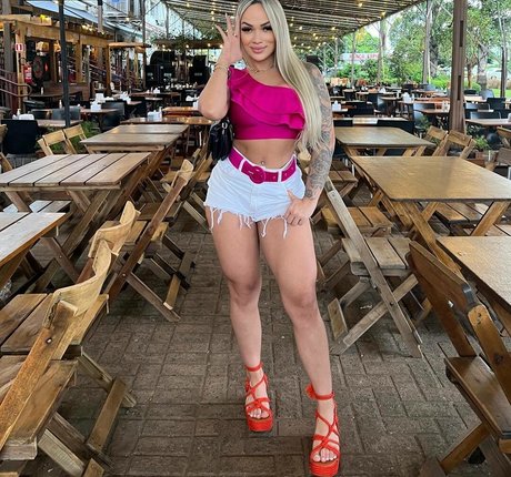 th4ssara exclusive actress photos