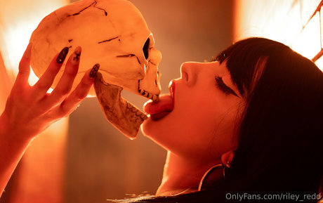 Riley Red sexy model pic