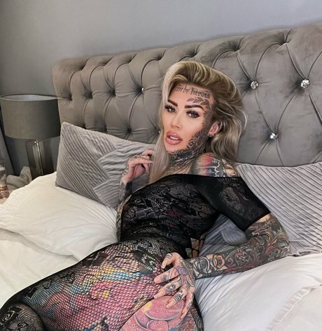 Becky Holt naked model pic