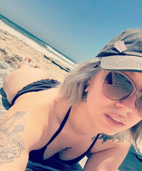 Angelica Danger Dawn naked model img