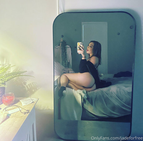 jadesfree art actress pic