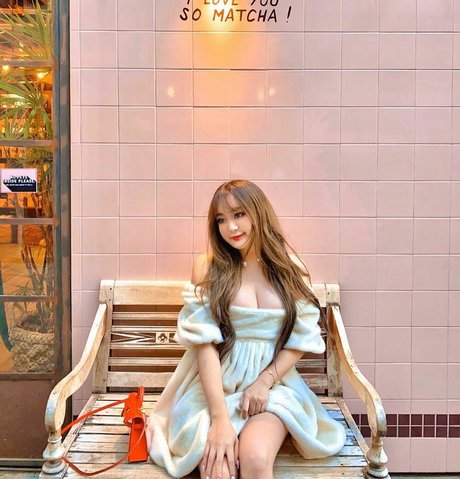 Rebecca Liu nudes actress picture