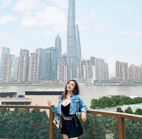 Rebecca Liu model img