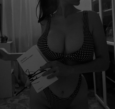 Castiza Vixens star top gallery