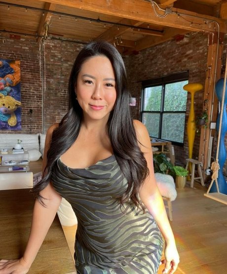 Dr Tara star erotic photos