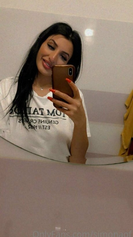 simonaof model top img