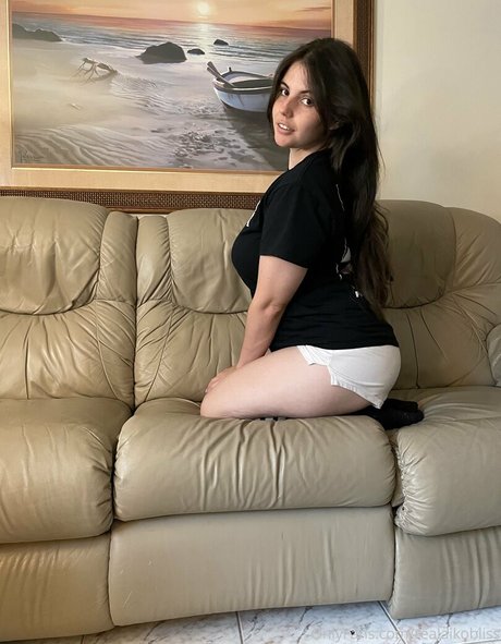 realaikobliss best actress pictures