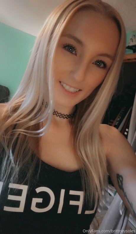 brittneysoles erotic pornstar img