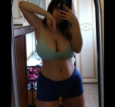 Alessia Ancler perfect star image