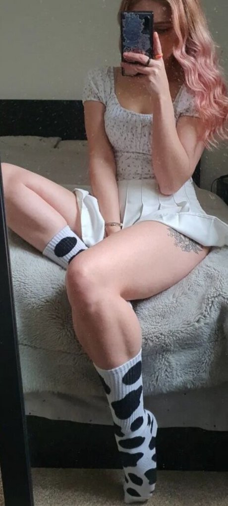 SariaArts pretty actress pics