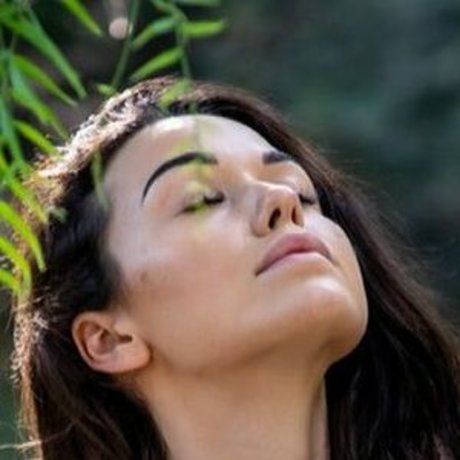 alma art hot actress photos