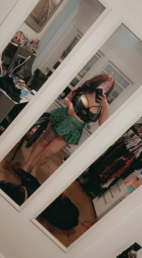 champagnepetti model porn pictures