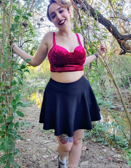 callme ickiervickyfree pornstar nude archive