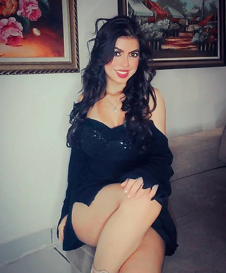 Edyli Silva beautiful star pics