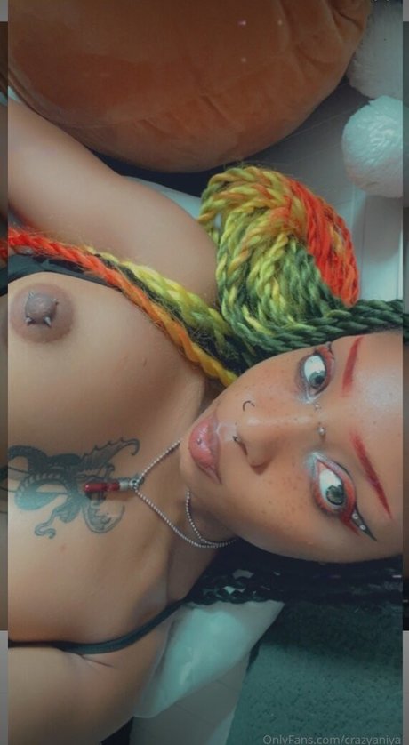 Crazyaniya naked model img