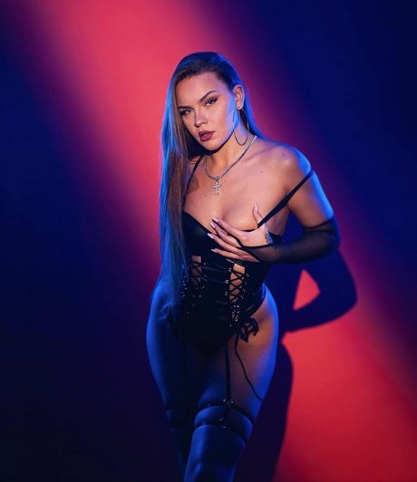 queendee113 free actress galleries