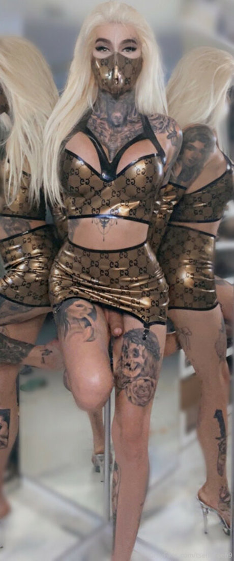 Emy Lee sex model pics