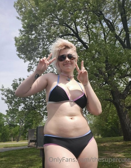 thesupercute erotic actress pictures