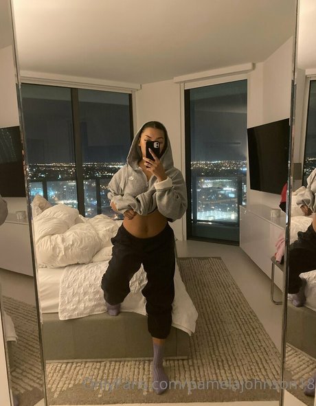 pamelajohnson18 model pornographic picture