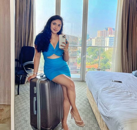 Nimesha Jayarathne hot star archive