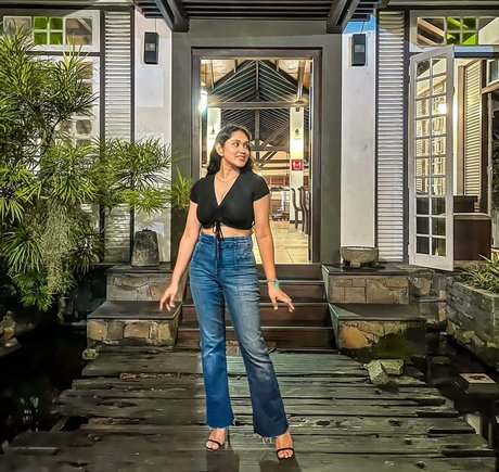 Nimesha Jayarathne hot actress archive