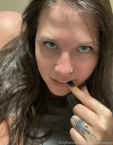 spookshowbabyyyy erotic model image