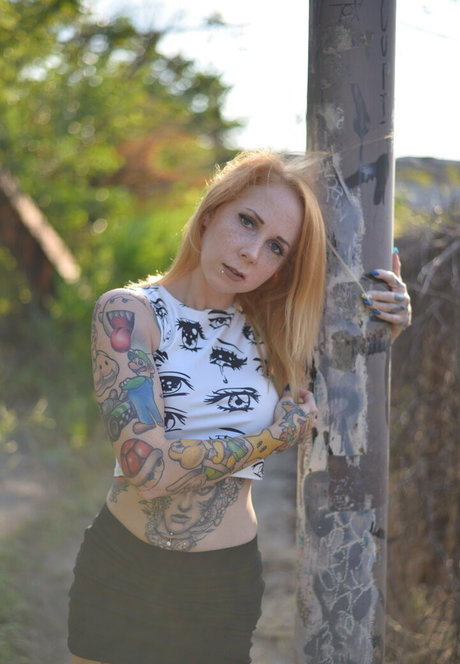 bobbibamf pornographic model photo