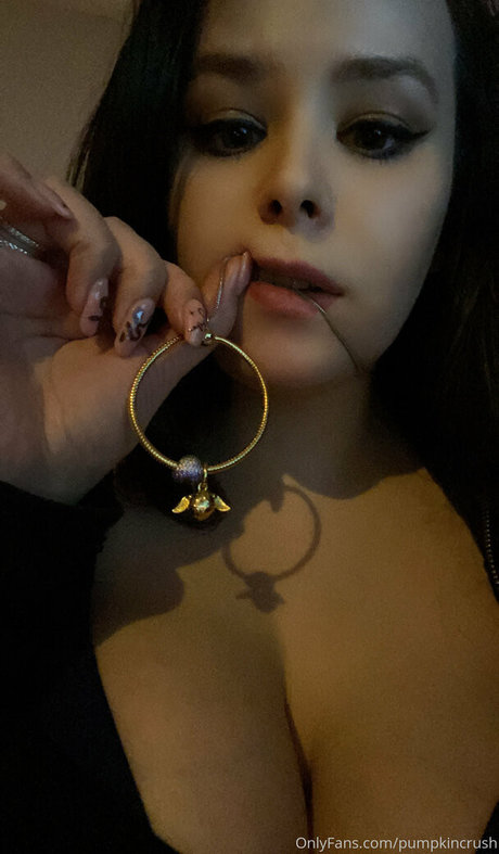 pumpkincrush erotic model pic