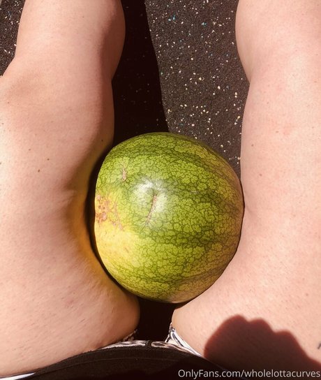 wholelottacurves hot pornstar photos