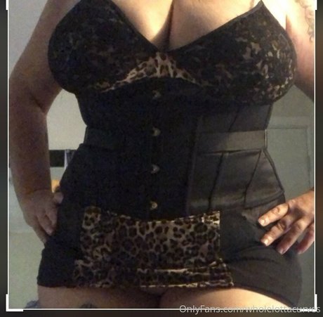 wholelottacurves high quality model pic