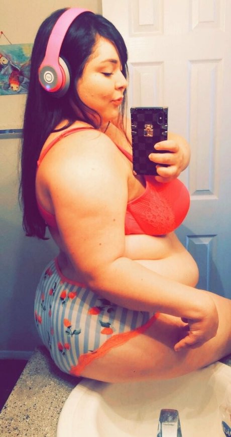 lilycupcakes porn star image