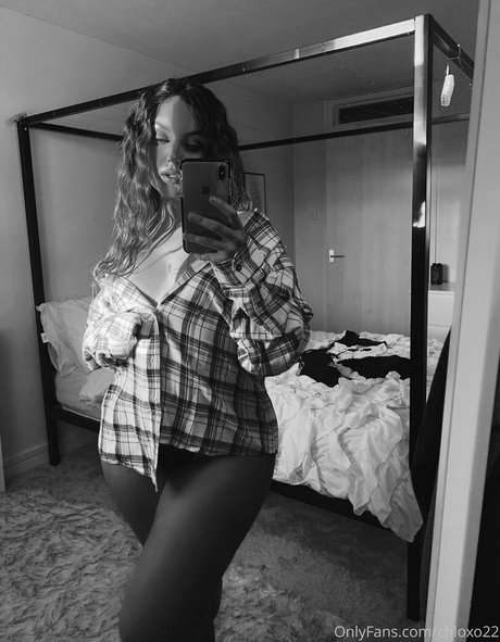 chloxo22 nude actress img