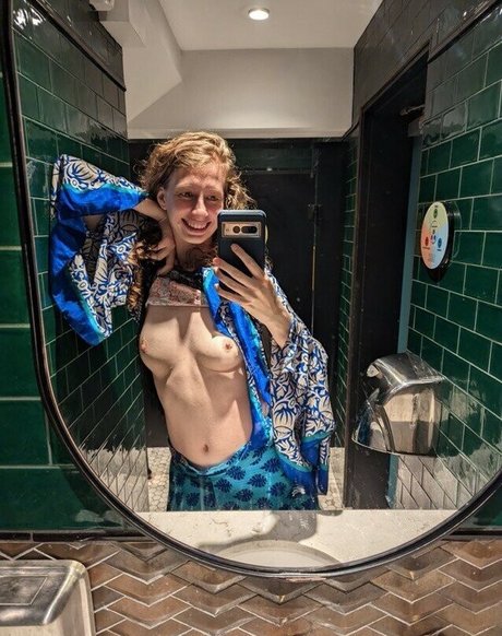 AliceAdventures sex pornstar pic