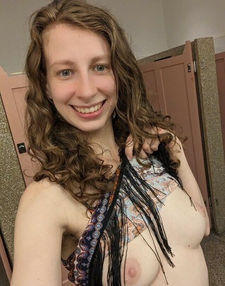 AliceAdventures sexy pornstar images