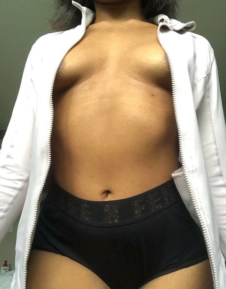 amibuefree star naked gallery