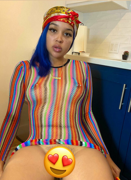 brownsugavip naked star img