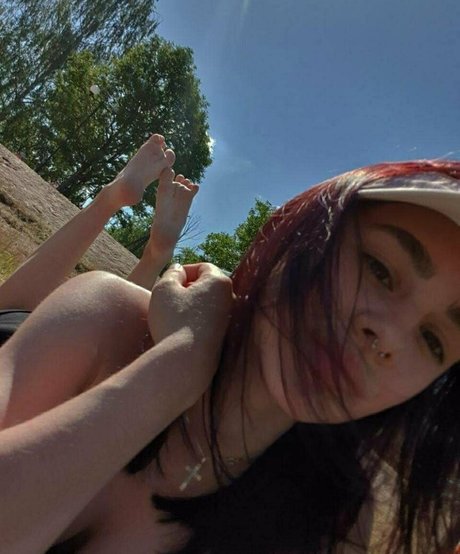 sasha s little feet sexy actress pic