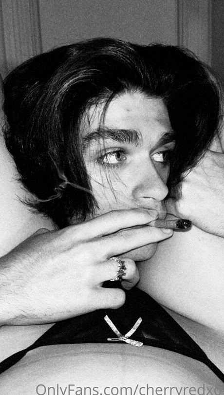 cherryredxo sex actress pictures