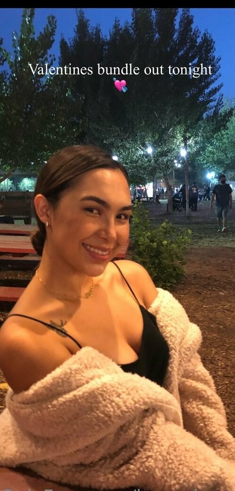 honeyluveee model sex photo