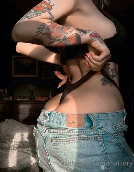 mal lory sexy model pics