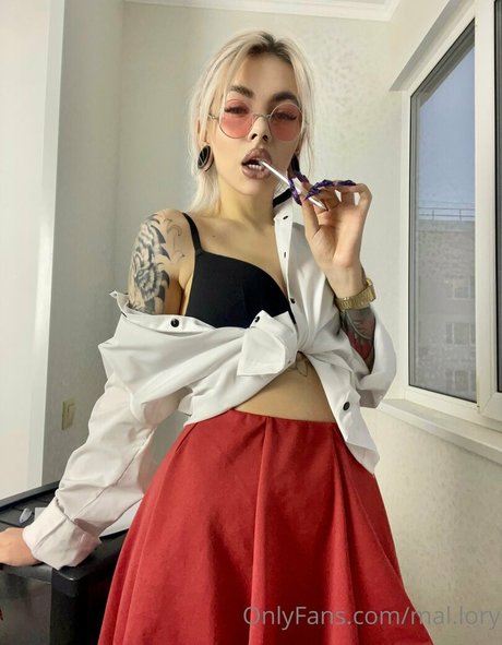 mal lory nude star pics