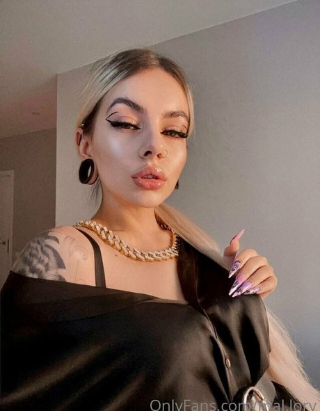 mal lory model sex pics