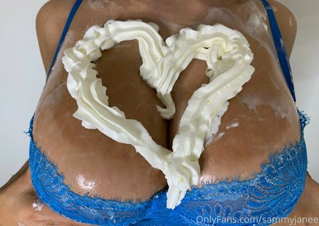 Sammy Jane naked model gallery